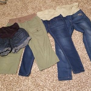Lot of maternity pants